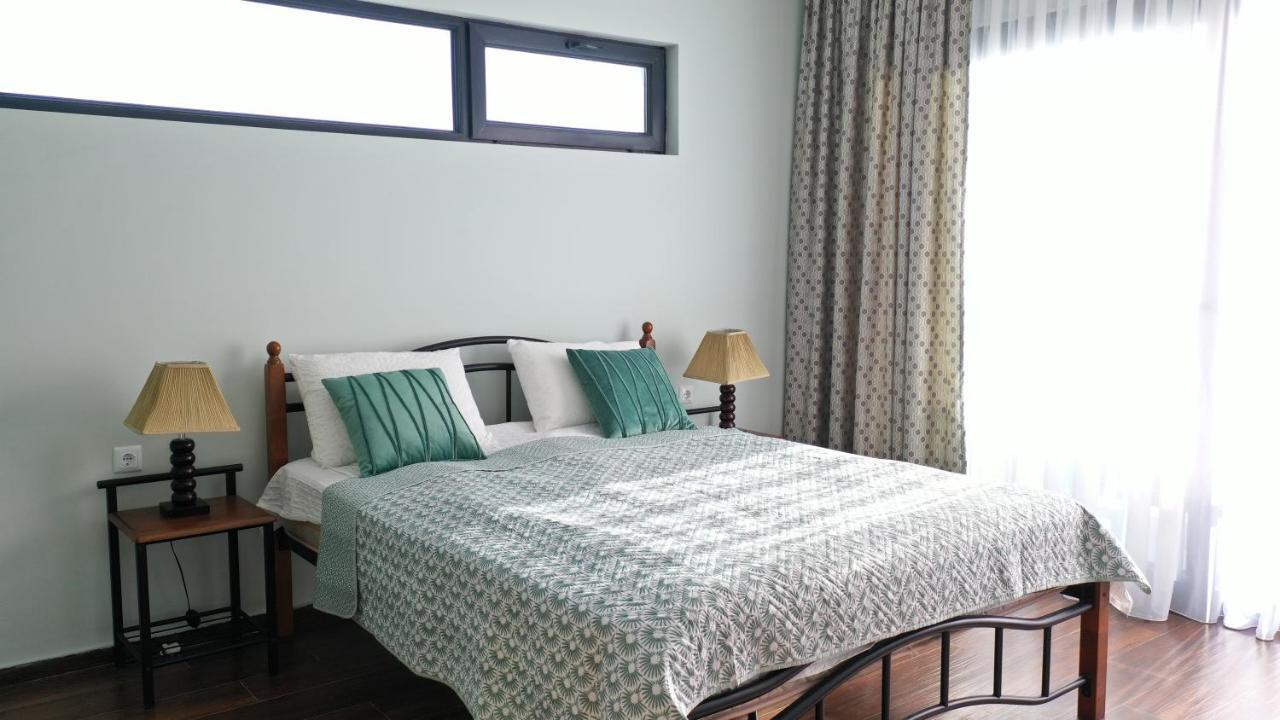 Boutique Hotel Sleep And Wine Batumi Exterior photo